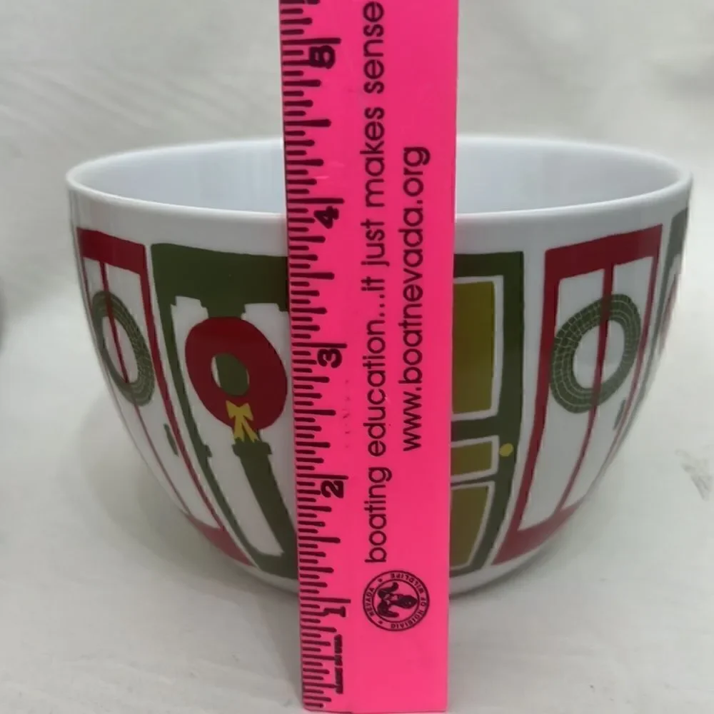 Crate & Barrel Julia Rothman Christmas Decorated Door 4 Cup Or 32 Oz Serve Bowl